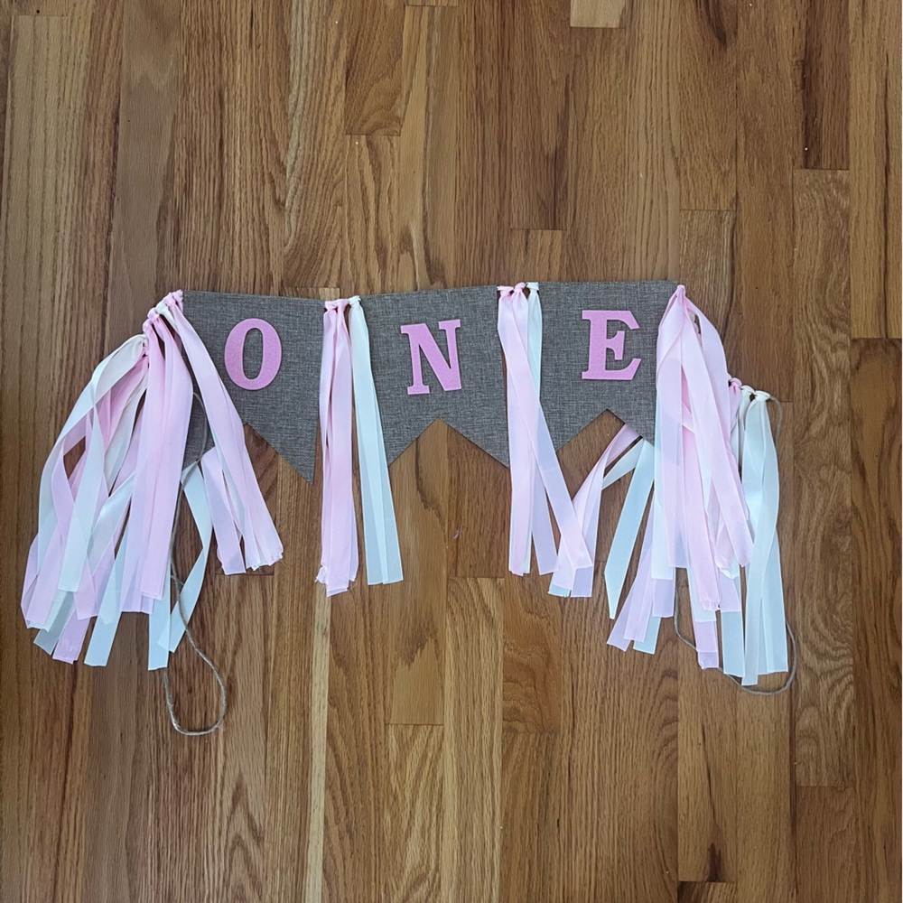 🎀 ONE Birthday High Chair Banner – Pink & White Ribbon Garland (New, Never Used)
